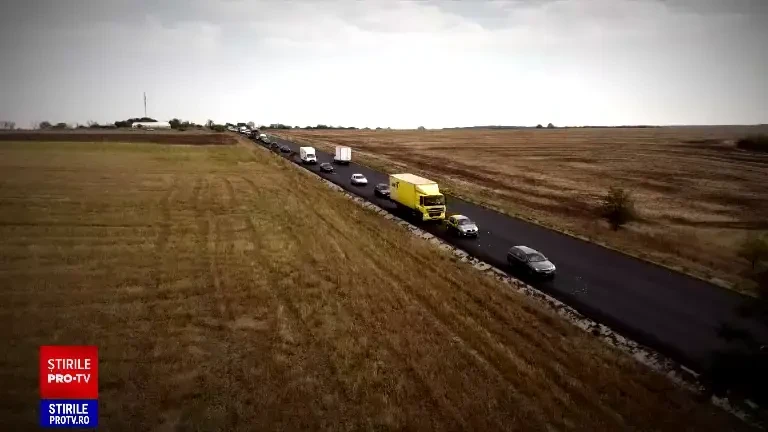 ANIMAȚIE GRAFICĂ. Cum s-a produs accidentul din Teleorman. Dezastru după ce un autobuz a încercat să depășească un autocar