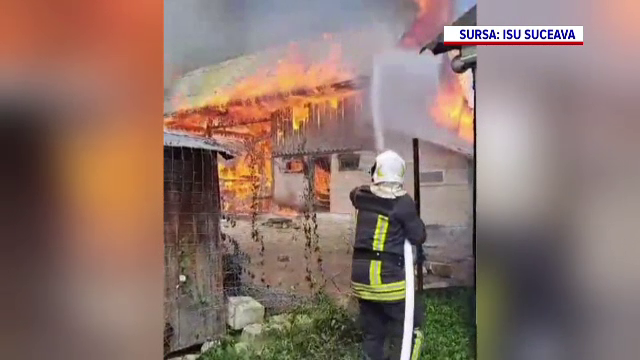 Incendiu violent într-o gospodărie din judeţul Suceava. Focul a mistuit o casă