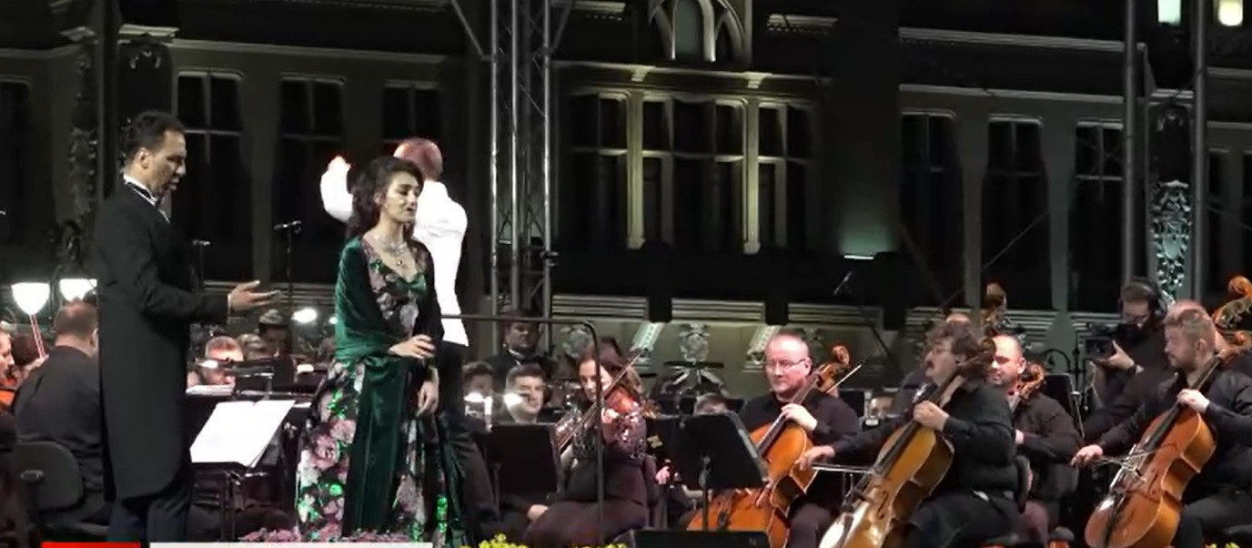 Mii de oameni au asistat la spectacolul „Magia Serii în sunet și lumină” în Iași