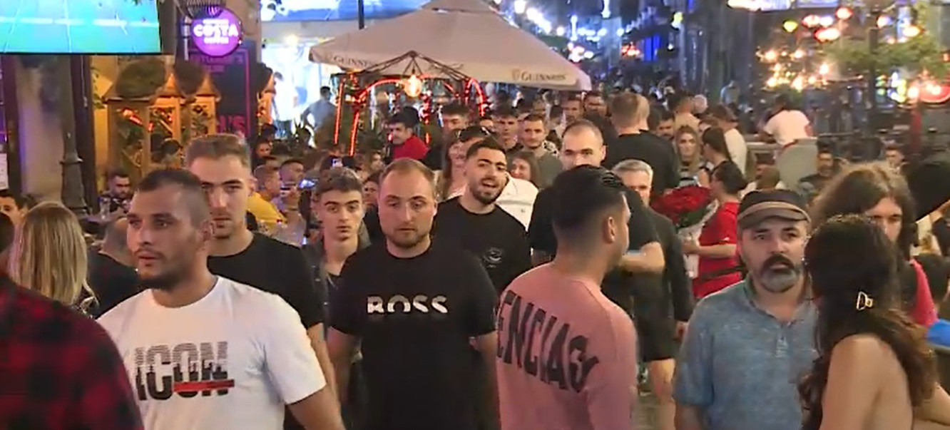 Noapte tropicală în septembrie. Terasele au fost luate cu asalt în Capitală