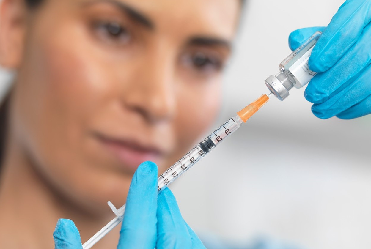 O pensionară a murit după o injecție banală. Greșeala fatală făcută de asistentă, care, culmea, nu e incriminată