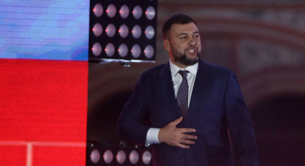 Liderul instalat de ruși în Doneţk interzice circulaţia pe timpul nopţii şi impune cenzura asupra convorbirilor telefonice