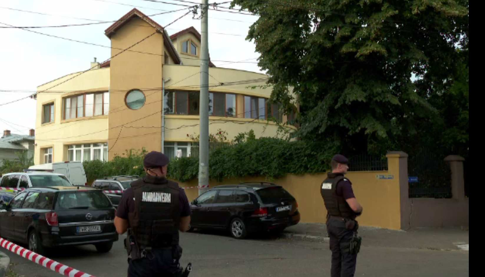 Indivizii din Buzău care au tras cu pistolul pentru o fată fugită de lângă soț au fost prinși la stabor