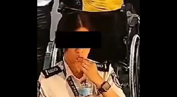 Caz uluitor în Filipine. Angajata unui aeroport ar fi înghițit 300 de dolari furați de la un pasager