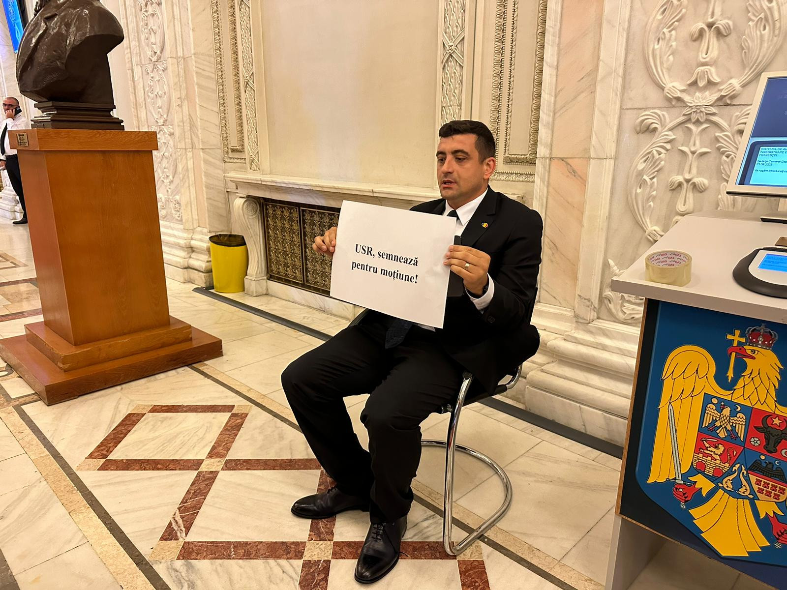 Partidele din opoziție se ceartă pe moțiunea de cenzură împotriva lui Ciolacu. George Simion: ”USR, semnează pentru moțiune”