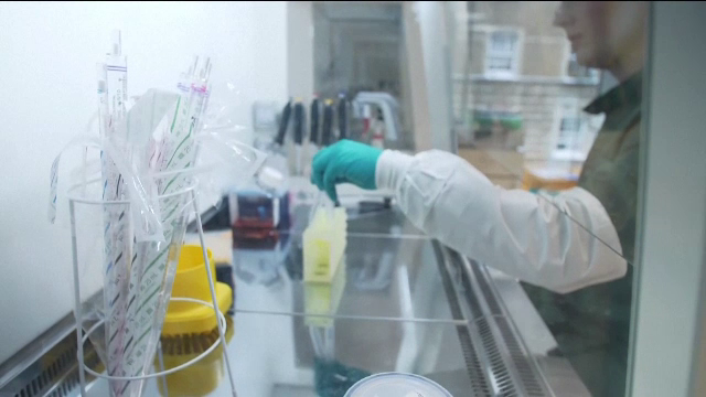 Cum va arăta mâncarea din viitor: Friptură la imprimantă, lăcuste prăjite și jeleu din apă de ploaie purificată