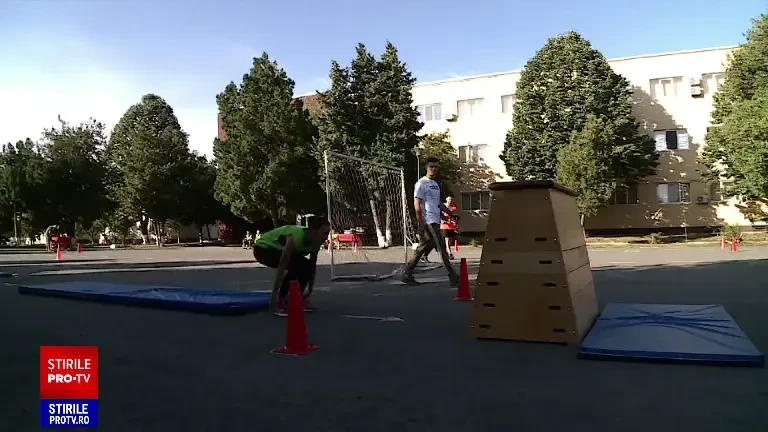 MApN organizează campanii de recrutare. Armata Română are nevoie de peste 4 mii de militari. Care este salariul de început