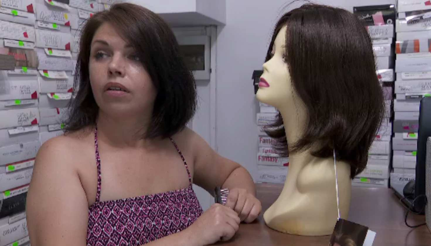 Importuri neobișnuite în România: peruci, frunze, nasturi și fermoare. De unde vin