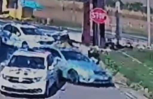 Un tânăr din Botoșani, imobilizat de polițiști după un control în trafic. De ce fugise