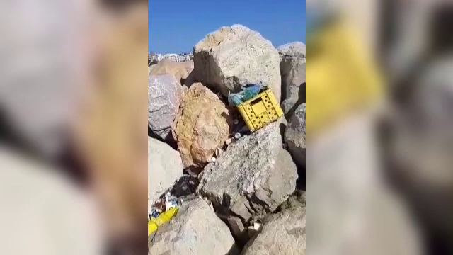 Sezonul estival s-a încheiat, iar imaginea de pe plajă este una tristă. Ce au lăsat în urmă turiștii. „Am găsit pamperși”