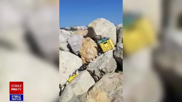 Sezonul estival s-a încheiat, iar imaginea de pe plajă este una tristă. Ce au lăsat în urmă turiștii. „Am găsit pamperși”