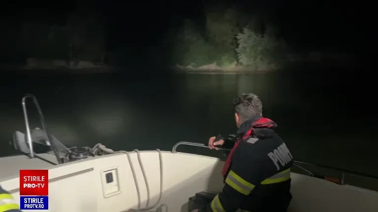 Două bărci de agrement s-au izbit în Delta Dunării. Un bărbat aruncat în apă este de negăsit