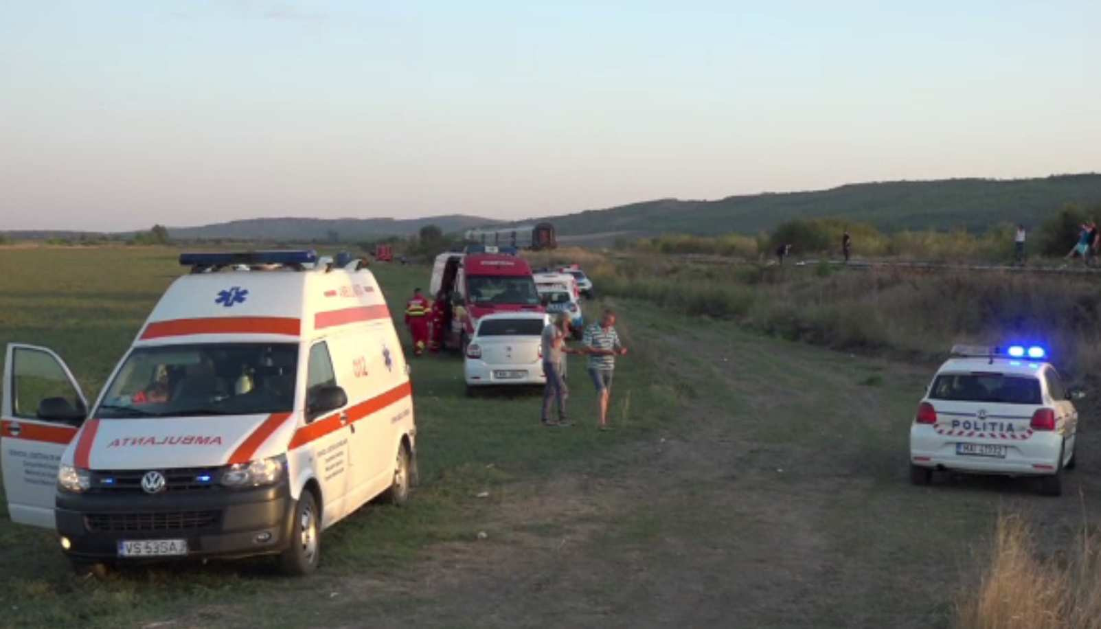 Doi morți după ce trenul a luat în plin o căruță, în Vaslui. Familia implicată pare urmărită de un blestem