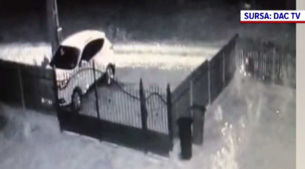 Piromanul din Flămânzi, căutat de Poliție. A incendiat o mașină