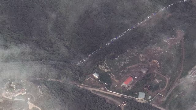 „Am plecat doar cu hainele de pe mine”. Drama trăită de zeci de mii de armeni care au fugit de conflict | IMAGINI DIN SATELIT