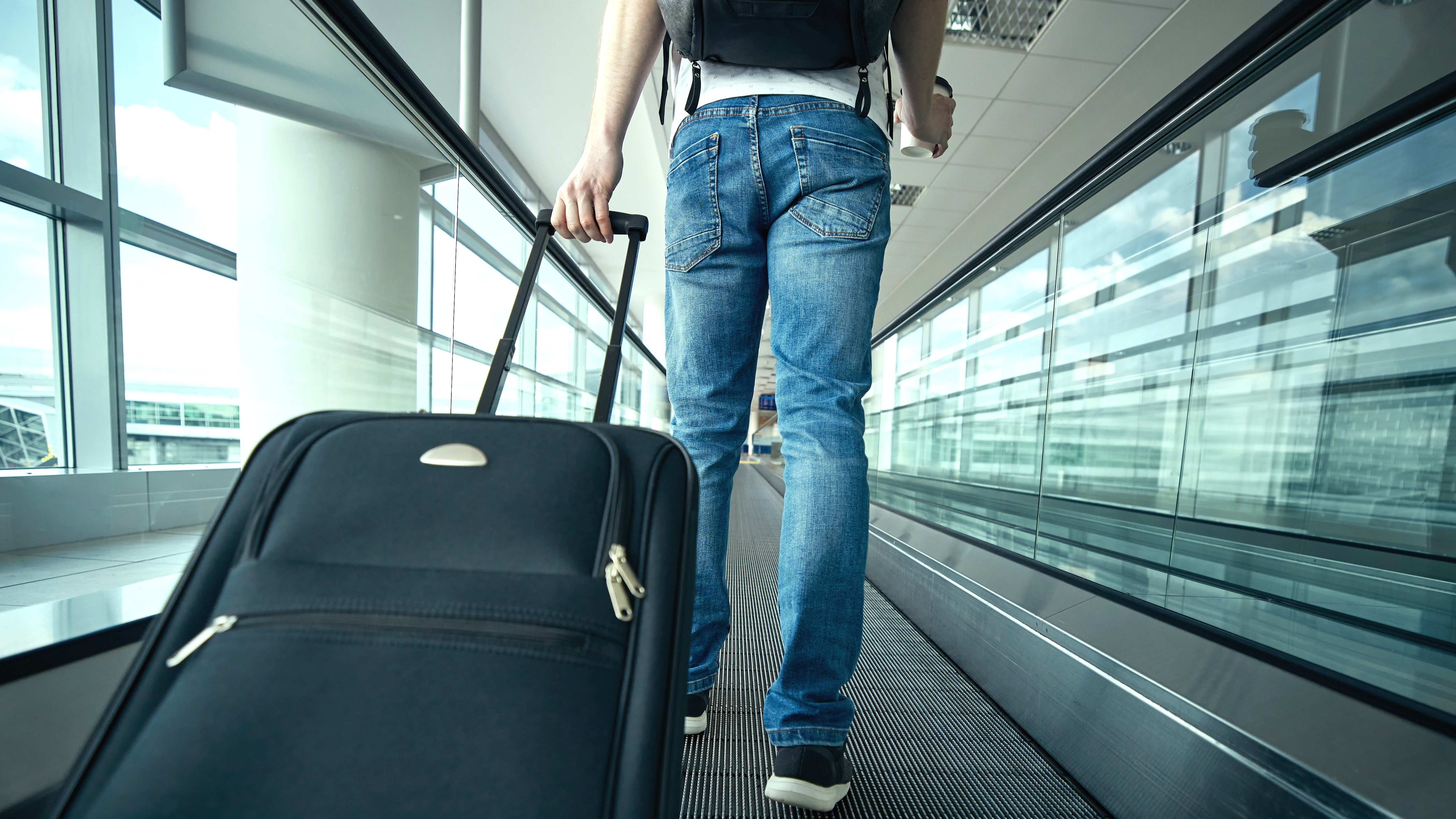 Ce răspund tinerii din Generația Z când sunt întrebați dacă vor să plece definitiv din România. “Sunt multe de schimbat”