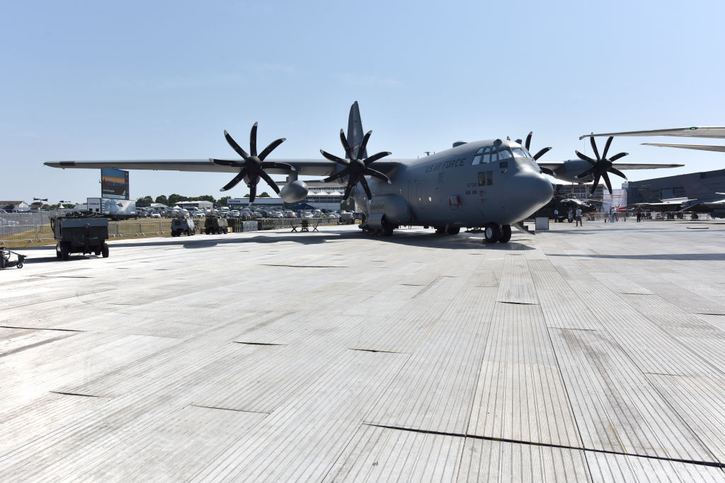 SUA au donat României o aeronavă C-130H2 Hercules. Ce fel de misiuni poate executa