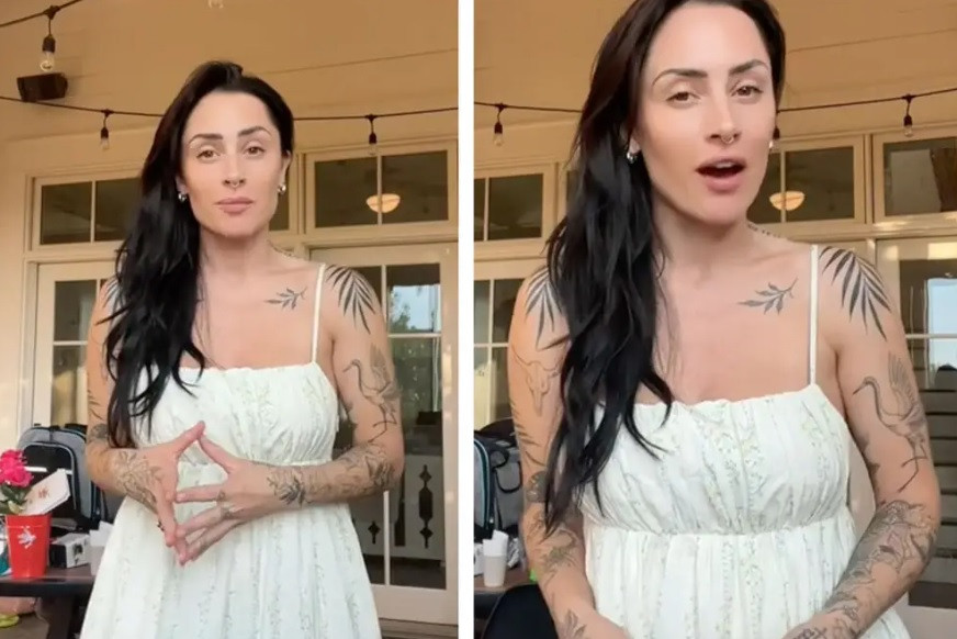 O femeie s-a mutat cu fostul soț și actuala lui parteneră, pentru a-și crește copiii împreună. Iubitul ei îi susține decizia