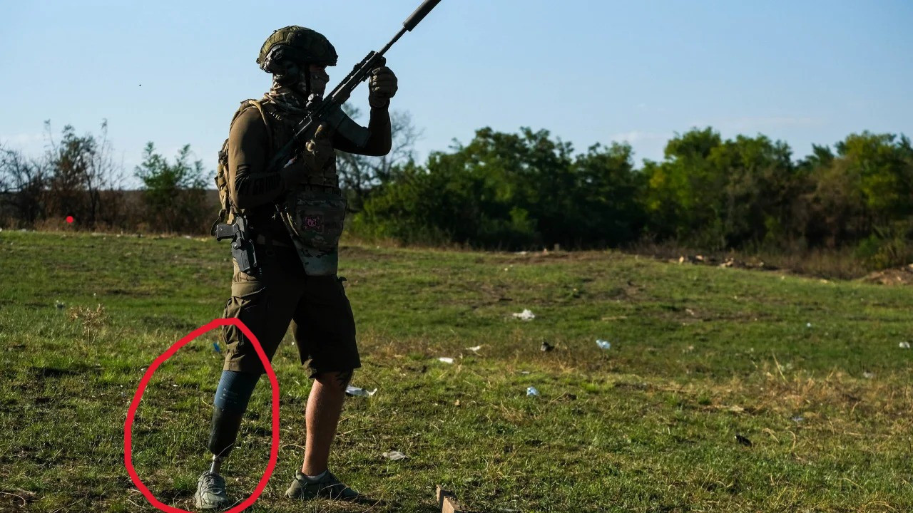 Cine este Danilo, soldatul ucrainean care a rămas fără un picior în război, iar apoi a cerut să se întoarcă în linia întâi