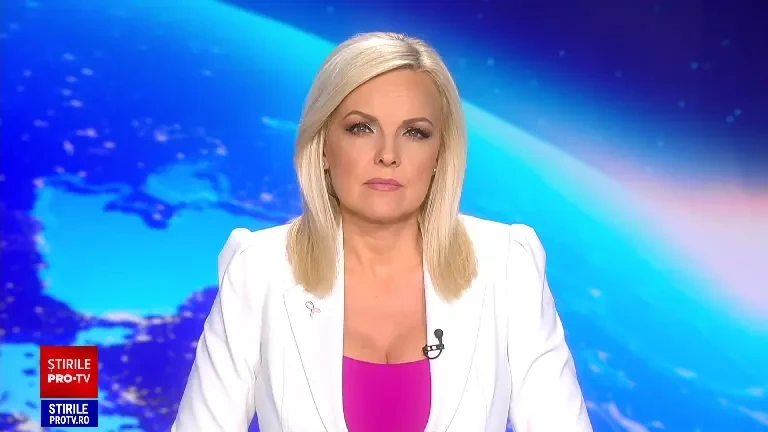 Momentul în care un bărbat își dă foc în Centrul Vechi al Bucureștiului. A fost filmat alergând, cuprins de flăcări