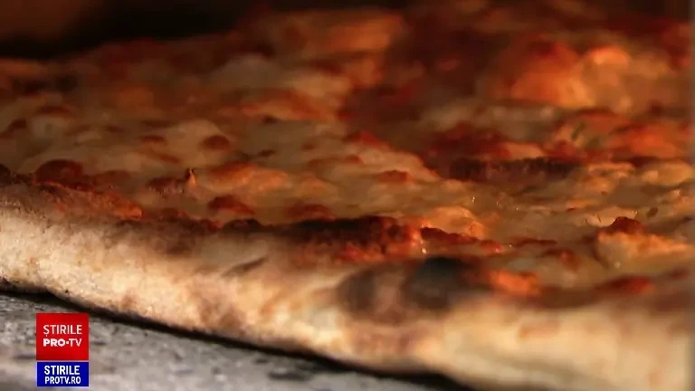 Secretul aluatului perfect pentru pizza. Au apărut fabrici care îl distribuie în magazine