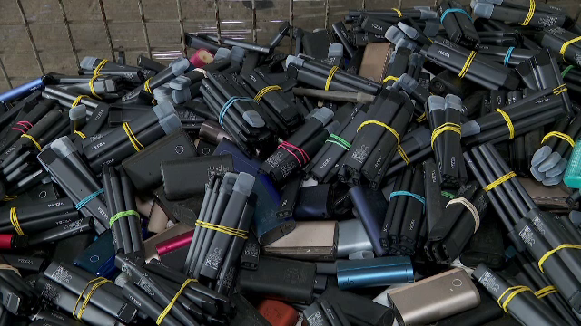 Cât de periculoase pot fi țigările electronice de unică folosință pentru mediul înconjurător, dacă nu sunt reciclate