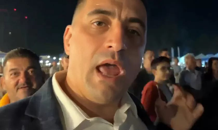 Scandal cu președintele AUR, George Simion, întrebat ”cum e să fii rusofil?”. Simion: ”Vrei să mai pun o dată mâna pe tine?”