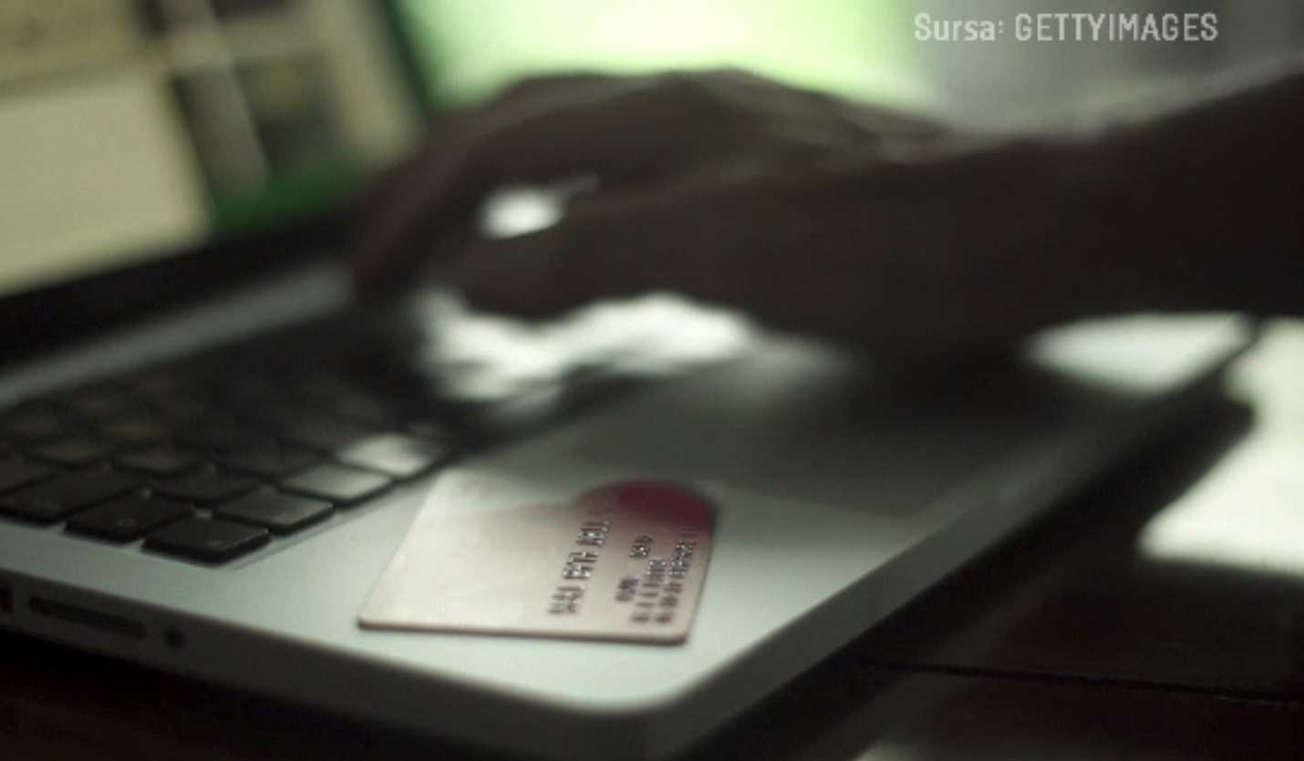 Cum să vă feriți de site-urile fake. Pățania unei tinere care a comandat o rochie