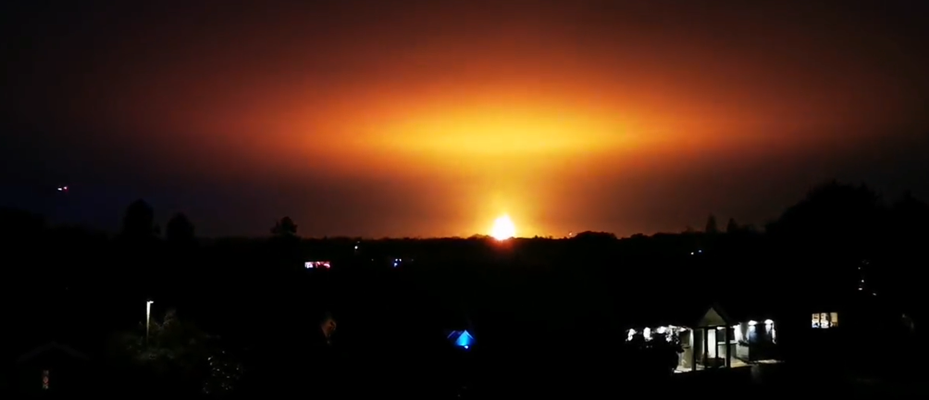 O minge de foc imensă a luminat cerul în Oxford, Marea Britanie. „A fost terifiant. Îngrozitor” VIDEO