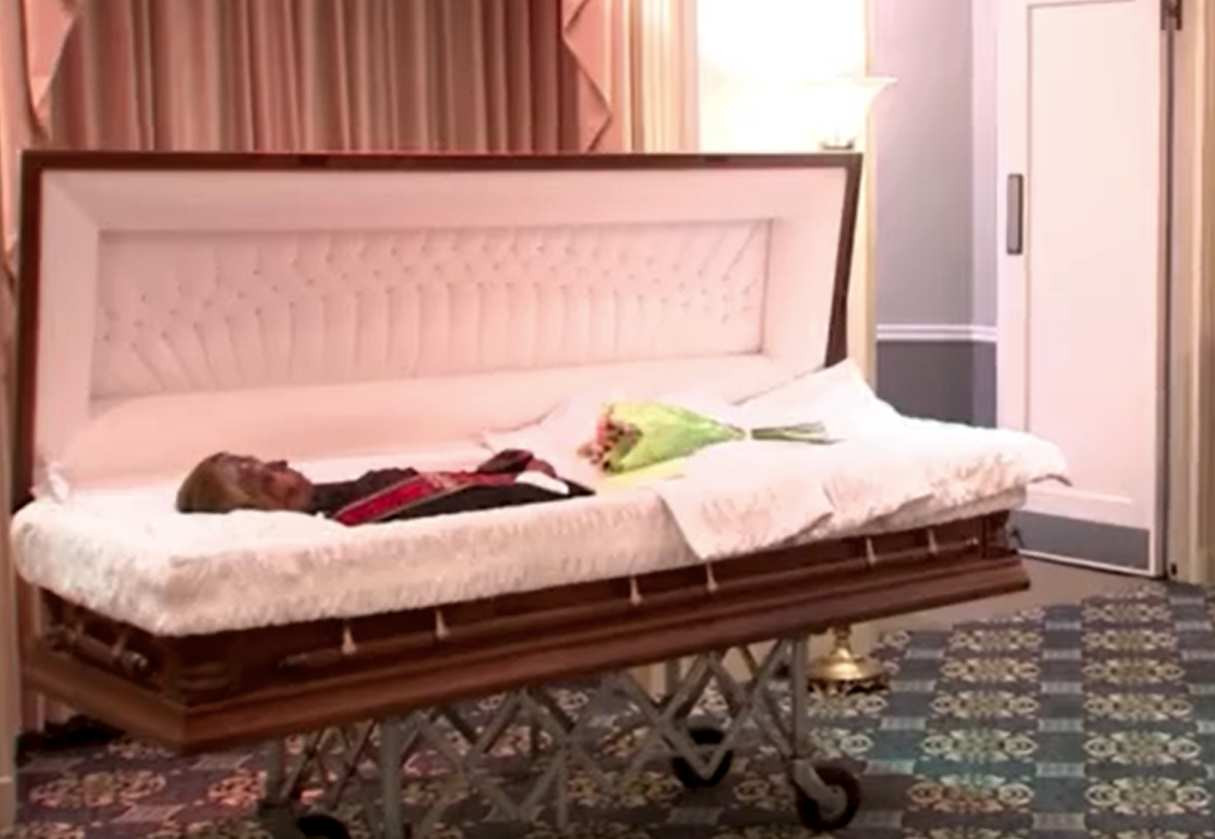 Mumia misterioasă care va fi înmormântată după 128 de ani de stat în „vitrină”. Reprezintă un oraș