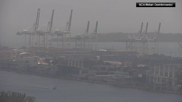 Fumul de la incendiile din Canada a sufocat Miami. Oamenii au fost avertizați să rămână în case