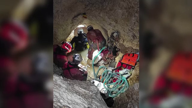 Avenul de sub Vârful Grind, cea mai adâcă peșteră din România, a fost explorată până la 800 de metri adâncime