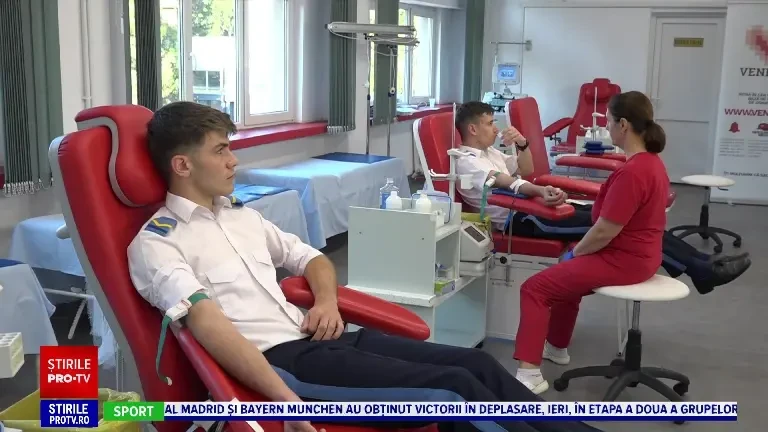 Zeci de viitori militari dintr-un liceu din Alba Iulia au donat sânge. „Dacă putem să ajutăm, o facem cu tot dragul”