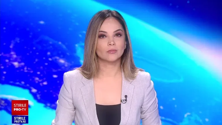 Aventura unui pelican care s-a rătăcit în drum spre țările calde. A poposit epuizat pe un câmp din Covasna