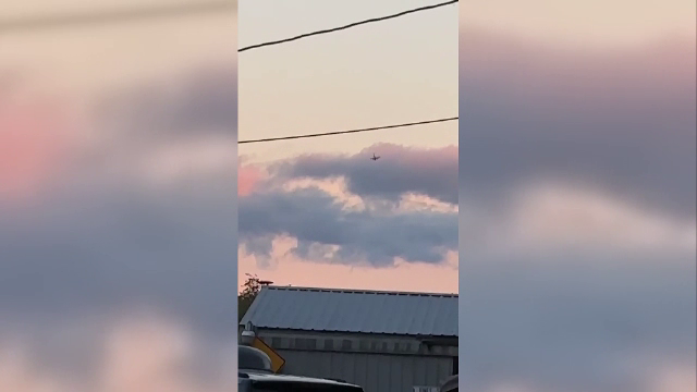 Momentul în care un avion de mici dimensiuni se prăbușește în Oregon. Doi oameni au murit | Video