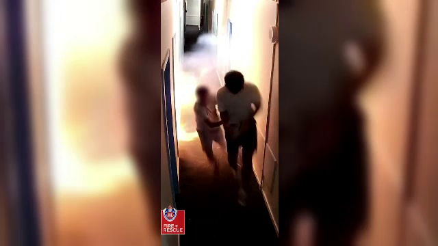 Doi bărbați au scăpat ca prin minune după ce bateria unei biciclete electrice a explodat în camera lor de motel | Video