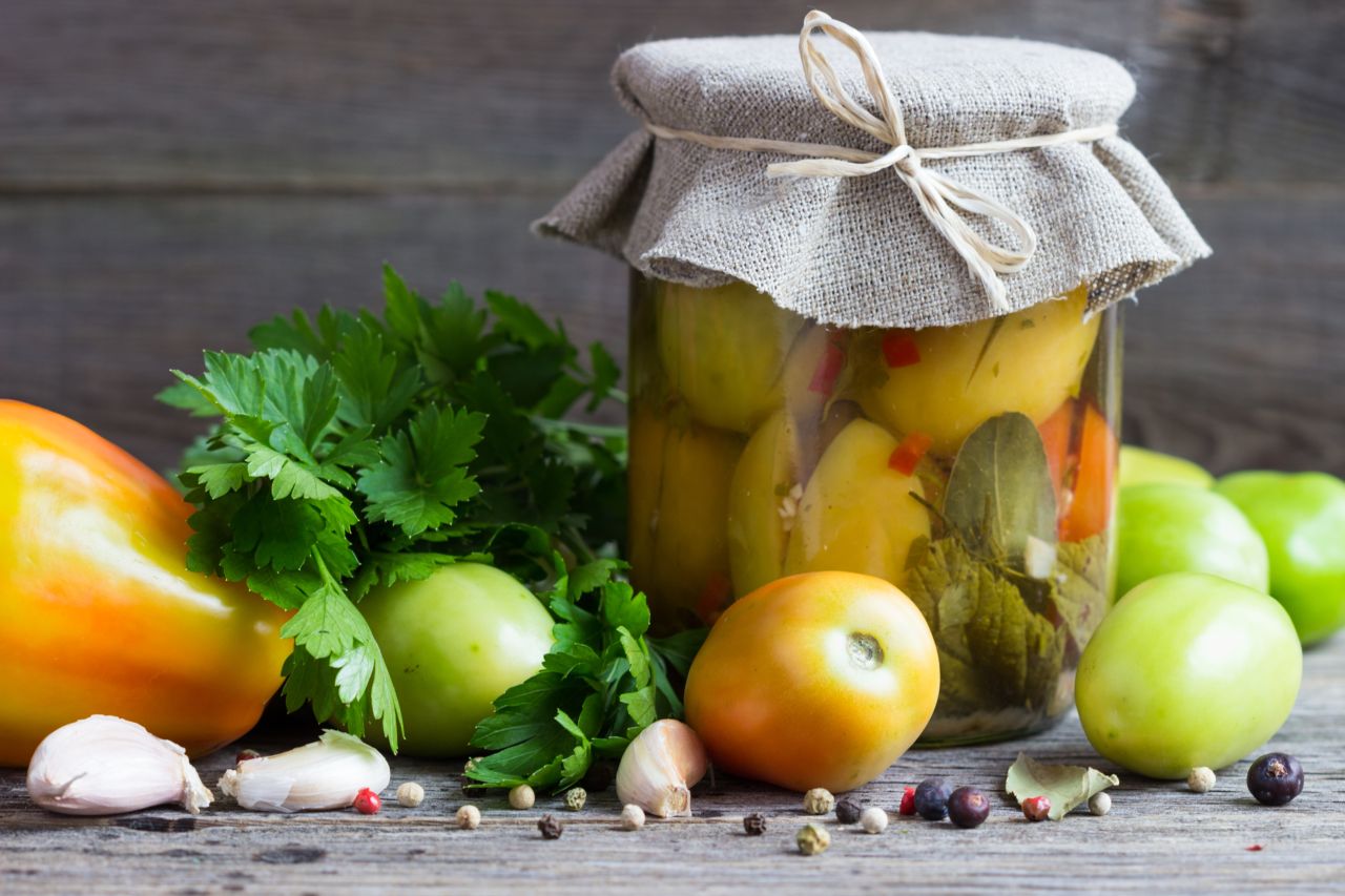 Gogonelele în saramură, murătura unică în Europa. Este o sursă naturală de vitamina C. Cum ne ajută la creștere imunității