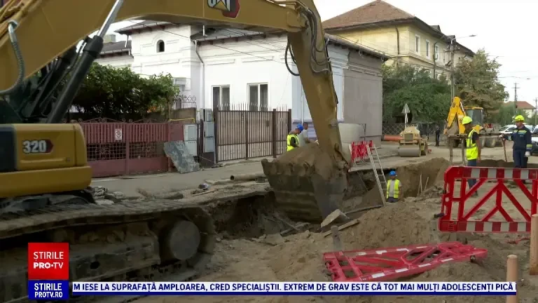 Pericol pe o stradă din Buzău, după ce o țeavă de gaze a fost ruptă în timpul unor lucrări. O grădiniță și un liceu, evacuate