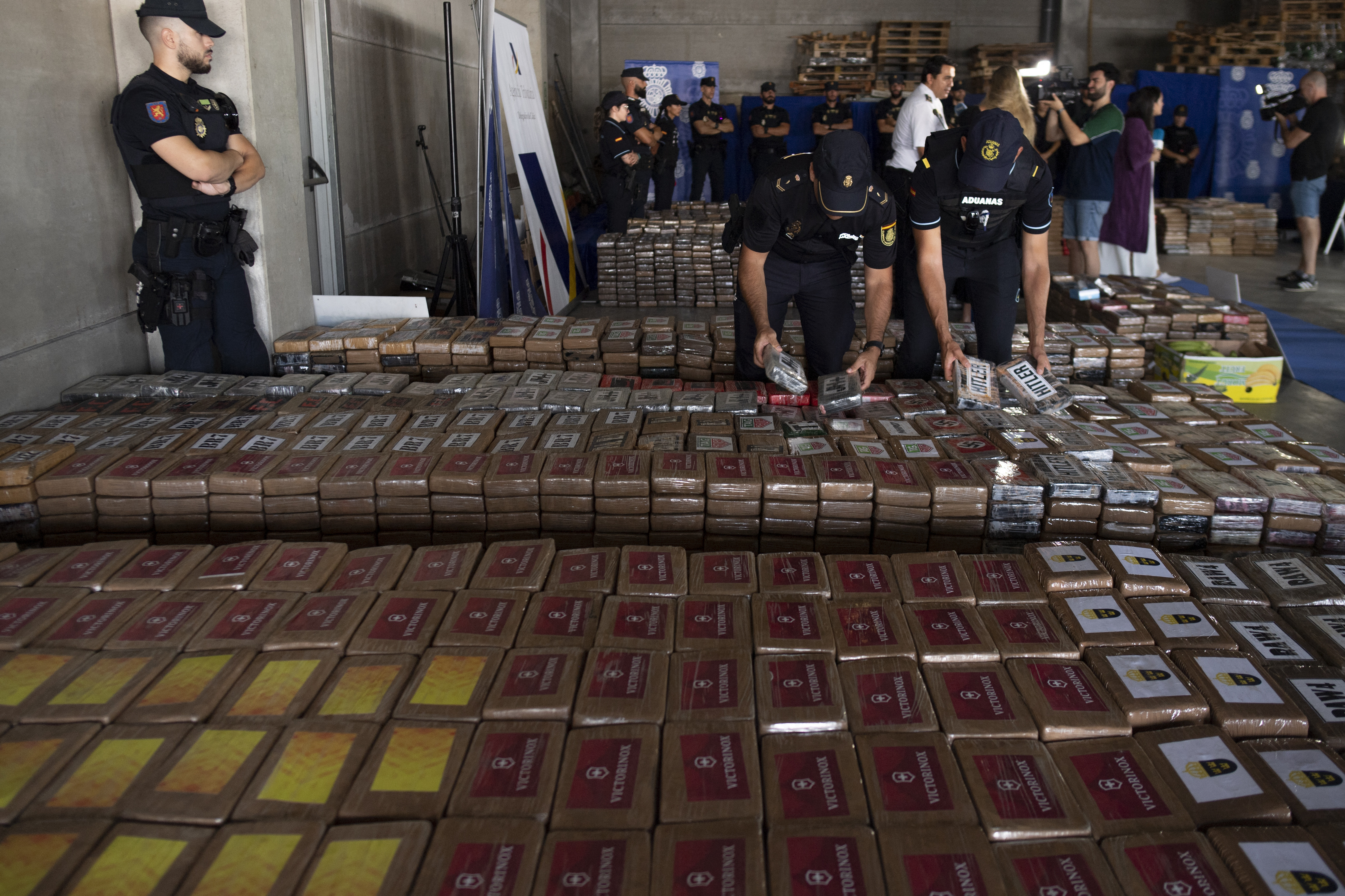 Poliţia din Ecuador a confiscat aproape 14 tone de droguri destinate Americii Centrale, SUA şi Europei