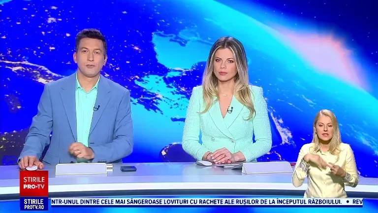 Zile și nopți de rugăciune la Iași. Racla cu moaștele Sfintei Parascheva a fost dusă în lăcașul de cult