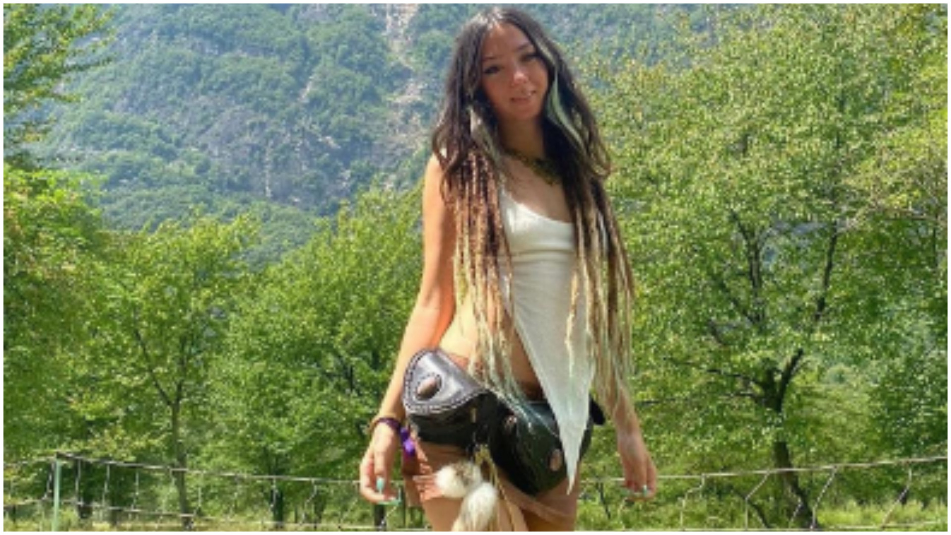 Femeia al cărei cadavru a fost plimbat pe bancheta din spate a unei camionete Hamas, identificată | VIDEO ȘOCANT