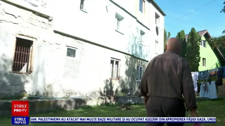 Moarte cumplită pentru un bărbat de 73 de ani din Codlea. Un incendiu i-a cuprins apartamentul. „Doamne ferește!”