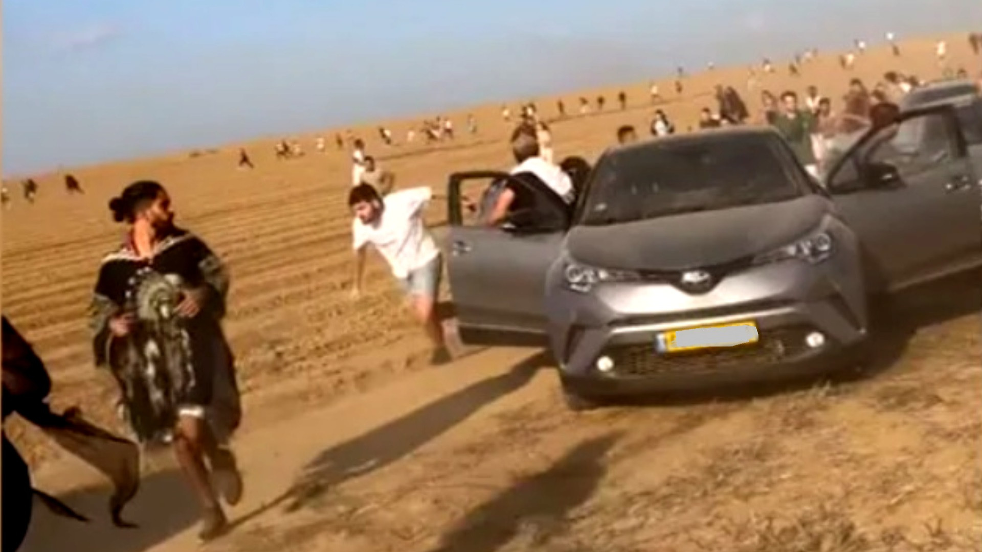 Mărturiile șocante ale unei tinere care a scăpat de masacrul teroriștilor Hamas. Sute de oameni, „împușcați ca la poligon”