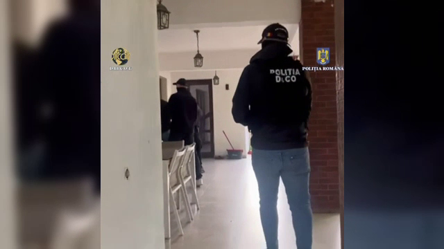 Zeci de percheziţii în Capitală şi 11 judeţe. Mai mulţi studenţi sunt suspectaţi că au plătit pentru a promova examenele
