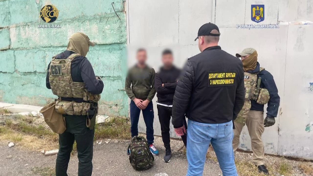 O grupare coordonată din România trafica droguri pentru consumatori din Ucraina. Șeful este un cetățean turc