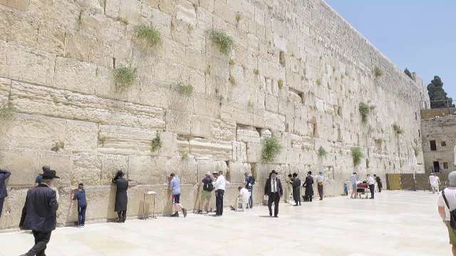 Românii care intenţionau să călătorească în Israel amână concediile. Cele mai multe agenţii de turism le oferă vouchere