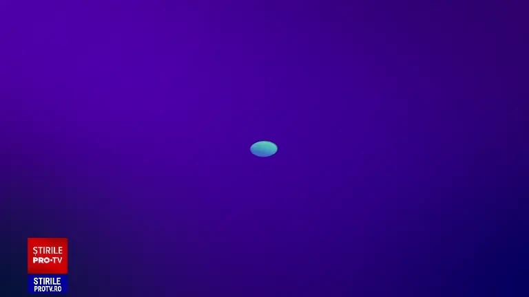 Humane Ai Pin, broșa care proiectează apeluri, aplicații și multe altele în palmă