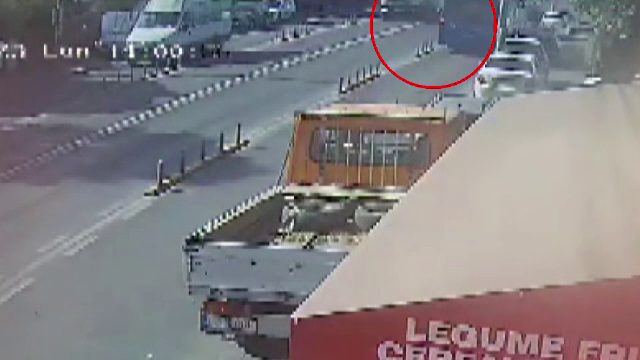 Cum s-a produs accidentul din Buzău, în care au fost implicate trei vehicule. Doi oameni au ajuns la spital | VIDEO