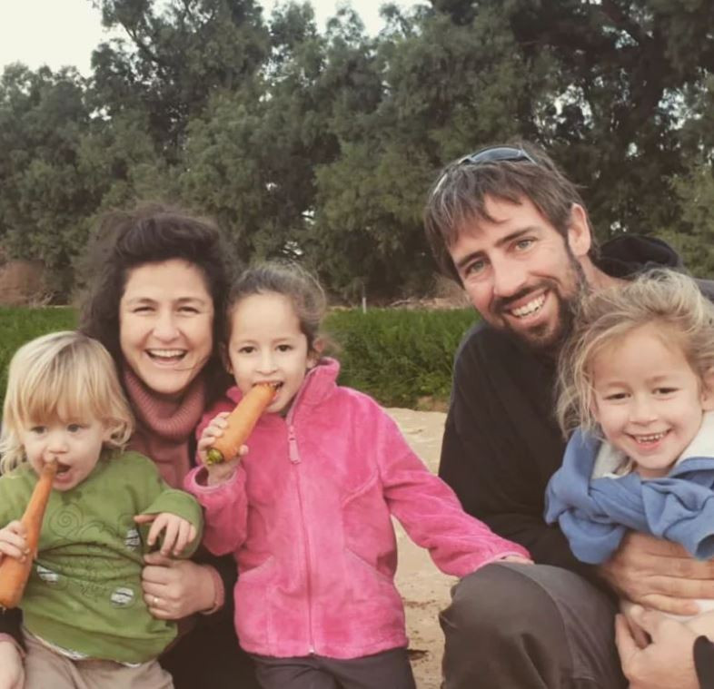 Ultimul selfie făcut de o familie ucisă de militanții Hamas. Ce mesaj au trimis prietenilor cu puțin timp înainte de tragedie