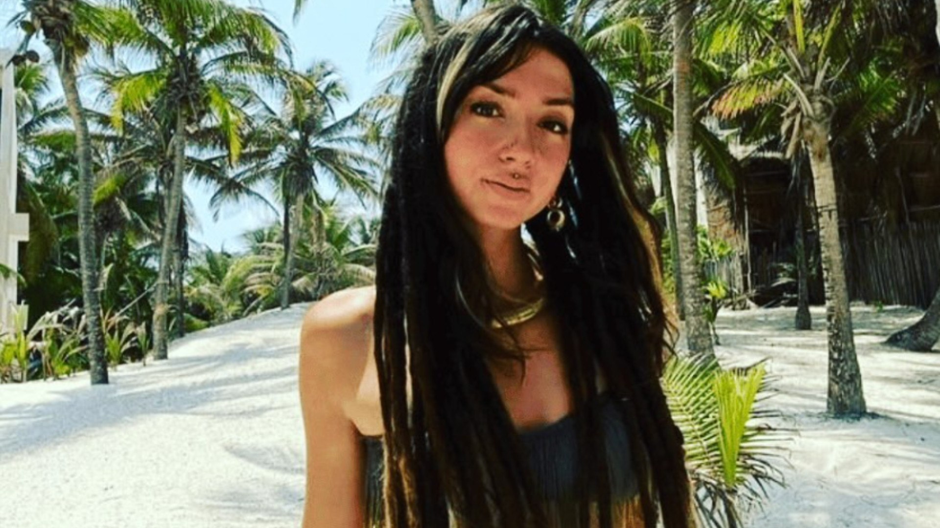 Răsturnare de situație în cazul tinerei plimbate pe bancheta din spate a unei camionete Hamas. Ce spune mama fetei